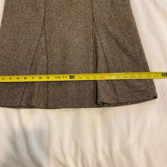 Ann Taylor below wool tulip skirt - Picture 6 of 12